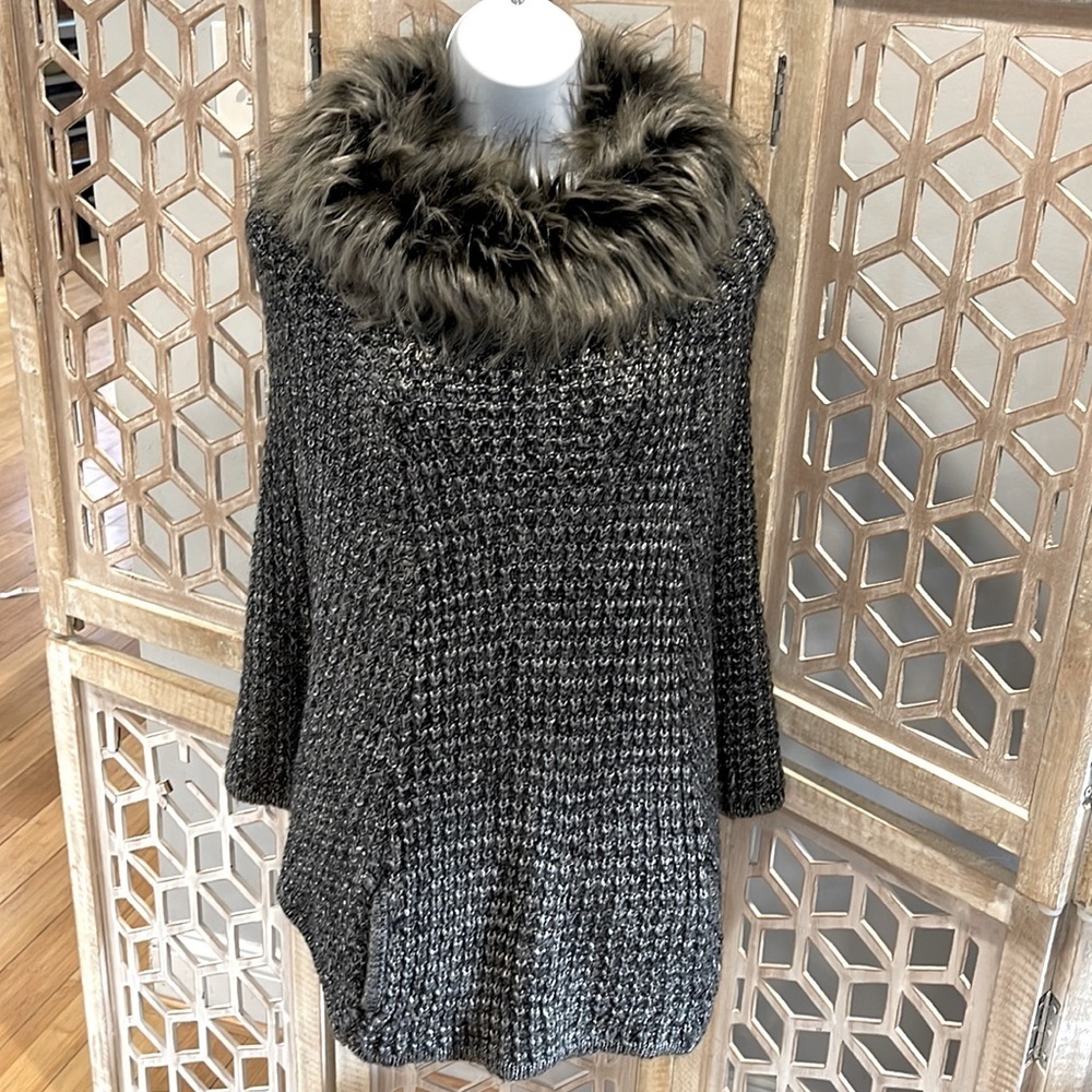 Roffe Accessories Faux fur Collar Sweater Poncho